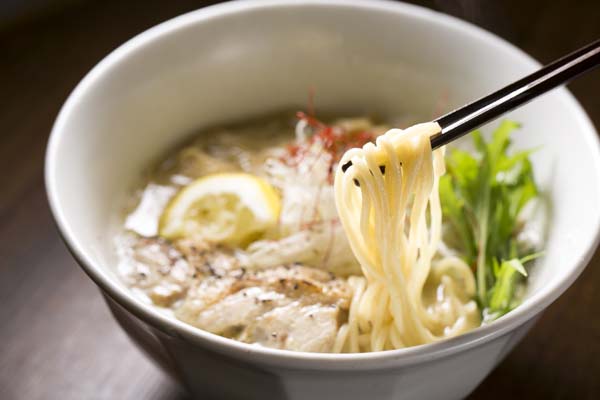 夕日のキラメキ一乗寺 純鶏白湯塩らーめん